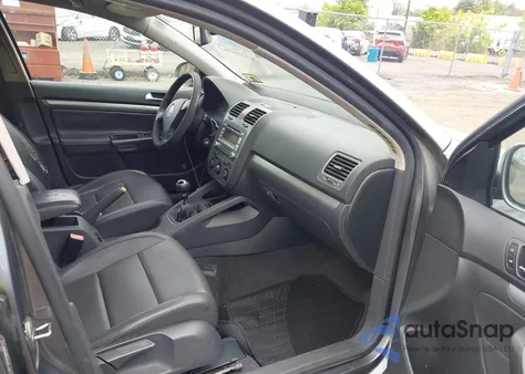 2005 Volkswagen Jetta Tdi z USA, uszkodzony, nr VIN 3VWST71K05M647895